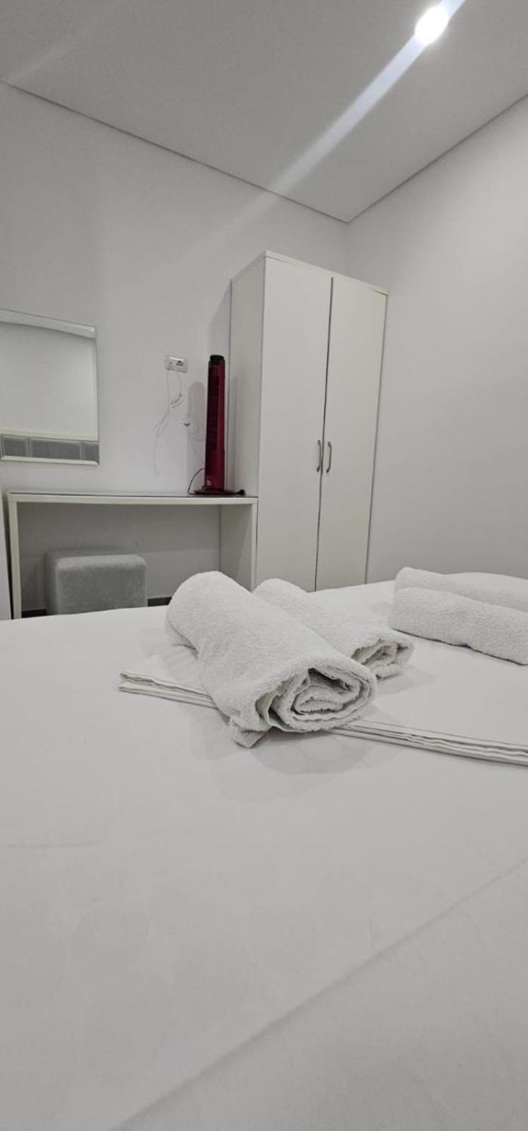 Hotel Edina Apartments By Hp Sarandë Eksteriør bilde
