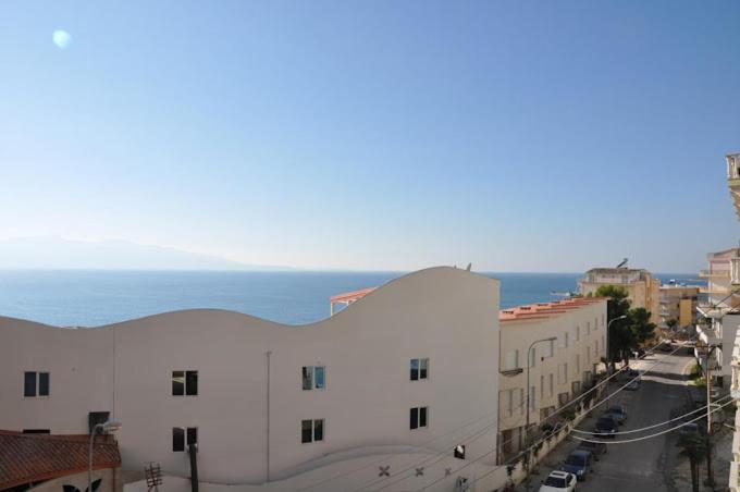 Hotel Edina Apartments By Hp Sarandë Eksteriør bilde
