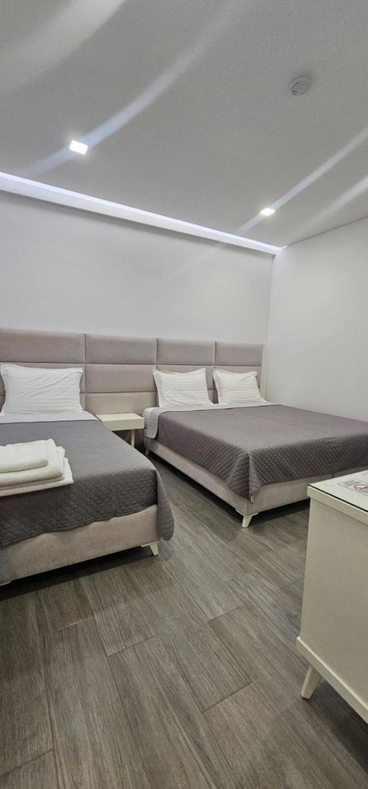 Hotel Edina Apartments By Hp Sarandë Eksteriør bilde