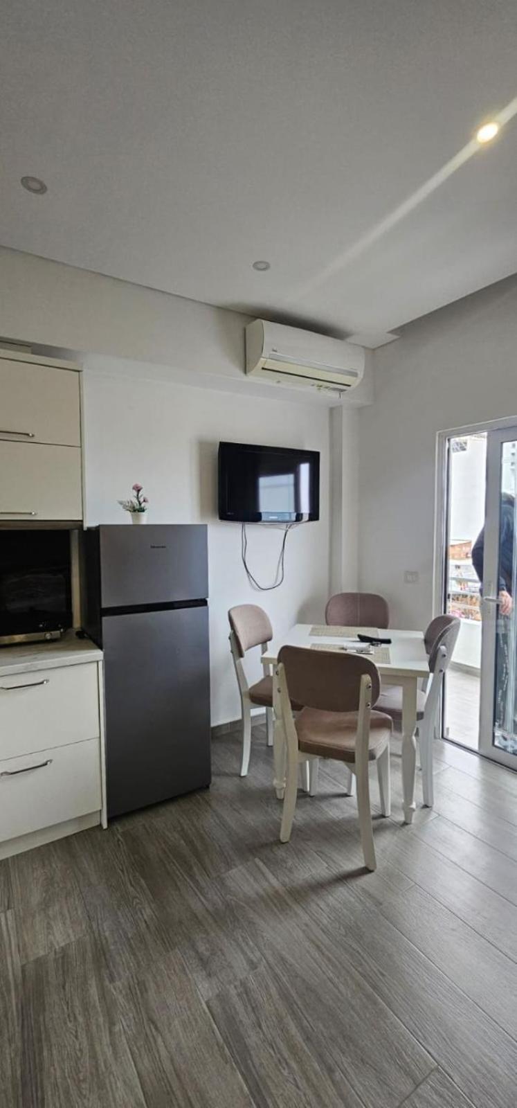 Hotel Edina Apartments By Hp Sarandë Eksteriør bilde