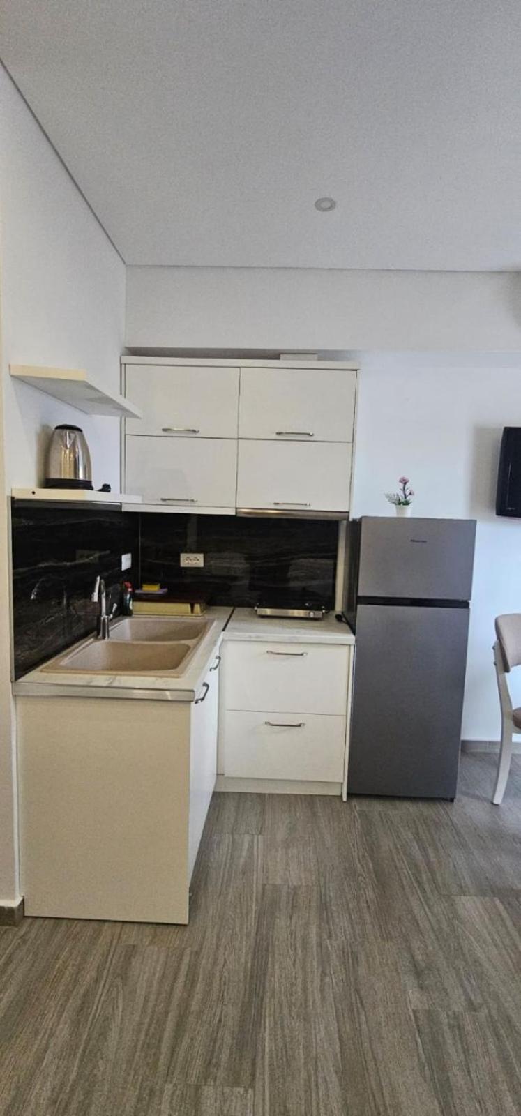 Hotel Edina Apartments By Hp Sarandë Eksteriør bilde